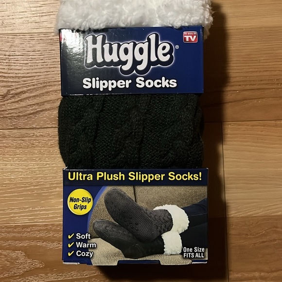 Huggle Slipper Socks - Picture 2 of 4